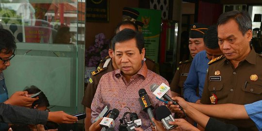 'Papa titip absen' dan private jet, senjata perang Akom vs Setnov