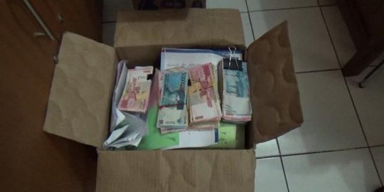 BI serahkan 3 kardus uang palsu ke Polresta Solo