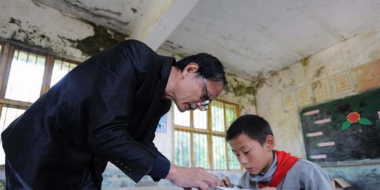 pendidikan sekolah ini hanya sisakan satu murid dan satu guru rev1