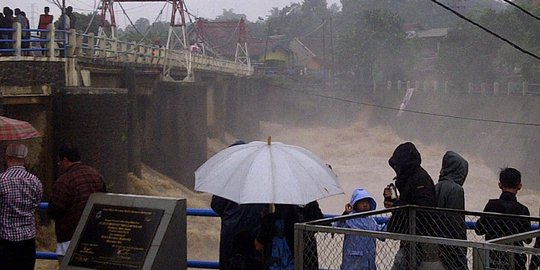 Hujan di Bogor, Bendung Katulampa siaga 4, Jakarta waspada banjir