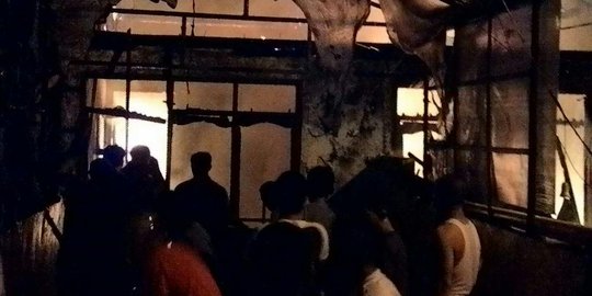 Jelang digusur, kawasan kalijodo dibakar orang tak dikenal