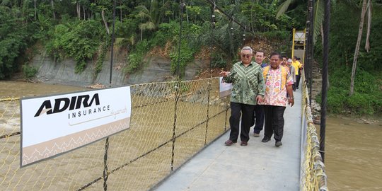 Peduli masyarakat, Adira bangun jembatan Cisentul