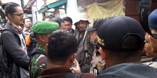 Rumahnya mau digusur, warga Kalijodo ini minta waktu berdoa bersama