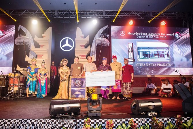 mercedes benz indonesia gelar dealer of the year