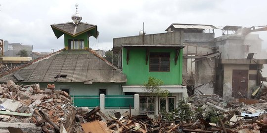 Penertiban Kalijodo, ada satu masjid belum diratakan