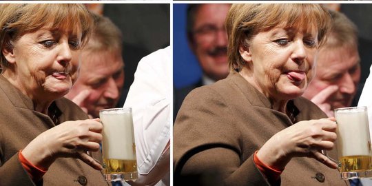 Ekspresi lucu Angela Merkel menyeruput bir