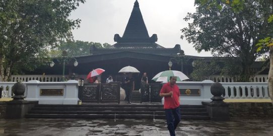 Jelang Munas, Idrus Marham hingga Setnov ziarah makam Pak Harto