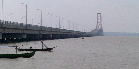 Ikuti perintah Jokowi, tarif tol Jembatan Suramadu turun 50 persen