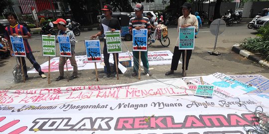 Nelayan Muara Angke demo tolak reklamasi Teluk Jakarta