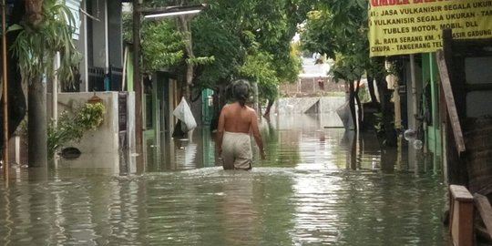 Banjir, ribuan warga Tangerang mengungsi ke banyak tempat