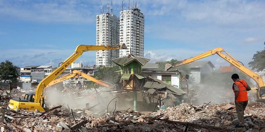 Tiga ekskavator ratakan masjid di Kalijodo