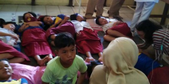 Puluhan murid SD di Mempawah keracunan jajanan cokelat kedaluwarsa