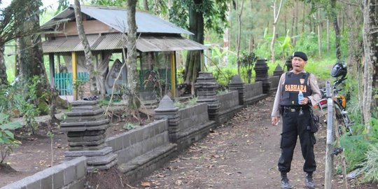 Sembunyi di makam keramat, 2 terduga teroris di Malang bawa 3 ransel