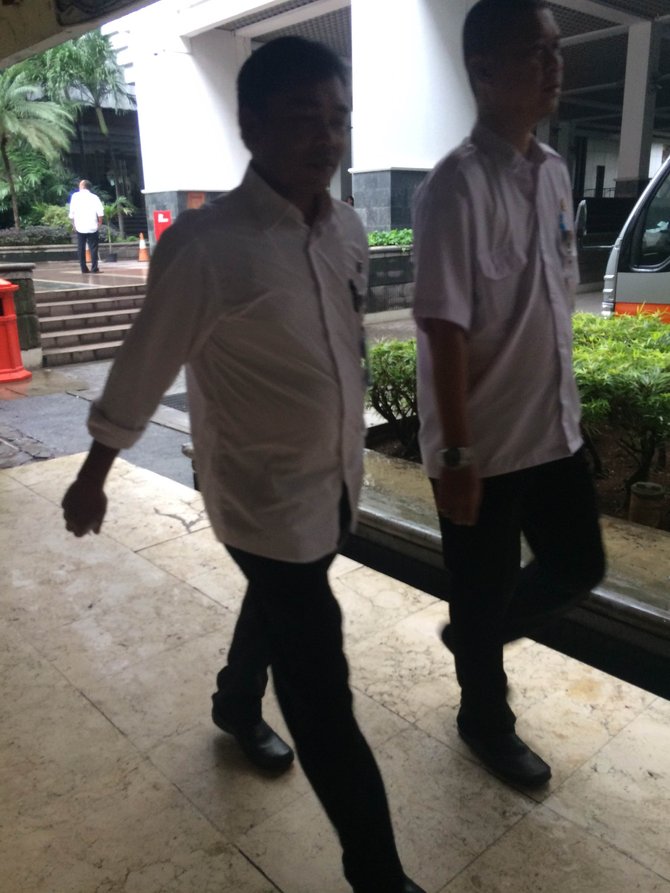 ahok dan pns dki pakai kemeja ala jokowi