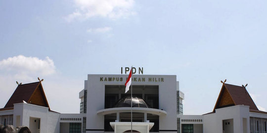 KPK geledah 4 lokasi ini terkait korupsi pembangunan Gedung IPDN