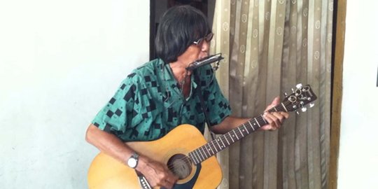 Gaya unik 'John Lennon' asal Yogya