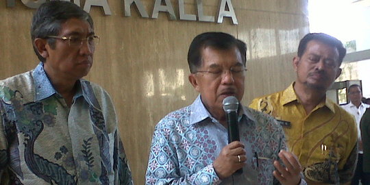 JK serahkan SPT pajak tahunan di Wisma Kalla Makassar