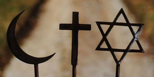 Bilang 'Tuhan itu tidak ada' di Internet, pria ini terancam dibui