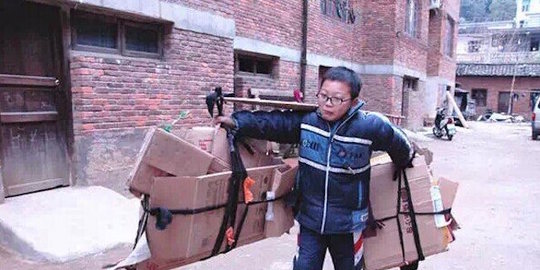 rela jadi pemulung demi sembuhkan sakit ayahnya rev6