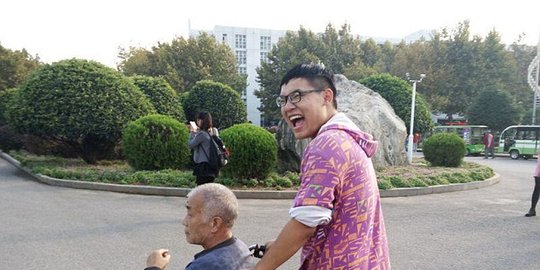 mahasiswa ini rawat ayahnya di asrama rev4