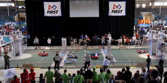 Serunya pertarungan robot canggih karya siswa SMA di AS