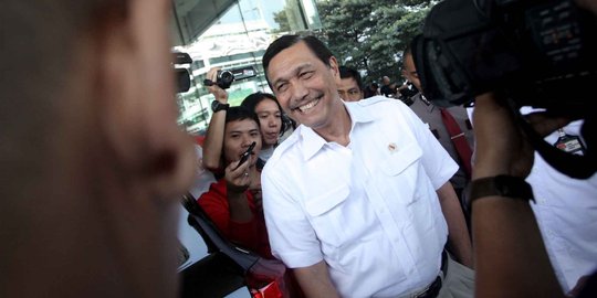 Luhut anggap keributan antarmenteri kayak kakak adik dalam keluarga