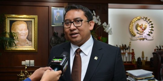 Fadli Zon Sindir Ahok: Kita butuh TNI bukan untuk jadi tukang gusur