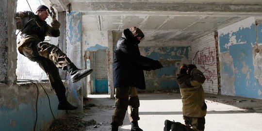 Pemuda Serbia dilatih untuk bantu tugas militer