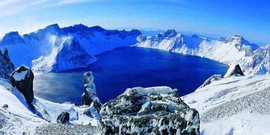 raksasa danau tianchi