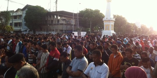 Ratusan warga Yogya gelar salat gerhana di Tugu Yogya