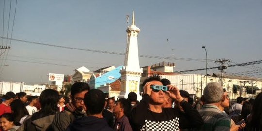 Gerhana Matahari 80 persen, langit Yogyakarta gelap