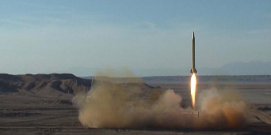 Abaikan sanksi AS, Iran tetap luncurkan misil balistik