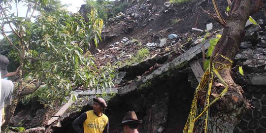 Longsor tutup aliran sungai, petani di Malang tak bisa bertani