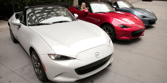 Mazda MX-5 Miata versi hardtop siap debut akhir Maret!