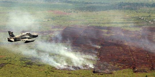 Aksi Hawk TNI AU pantau kebakaran lahan di Riau dari udara