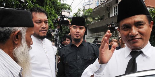 Yusril minta Ahok tak diskreditkan partai politik