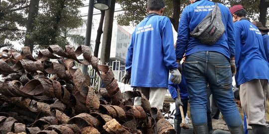 Ahok sarankan PLN dan Telkom lelang kabel bekas biar tak di curi