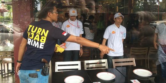 Polisi olah TKP lomba makan ayam KFC, outlet Semanan tetap buka