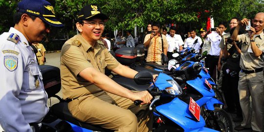 Partai vs independen
