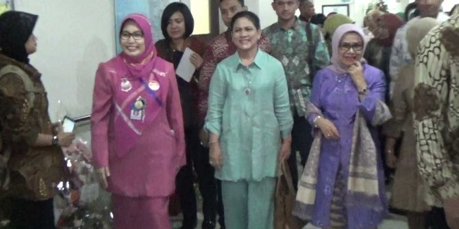 Jenguk cucu Jokowi, Mufidah Jusuf Kalla bawa kado besar 