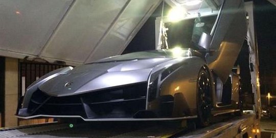 Lamborghini Veneno bekas dijual hampir 3 kali lipat dari harga asli!
