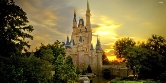 Dengan 2 juta kamu bisa hidup di  istana putri Disney 