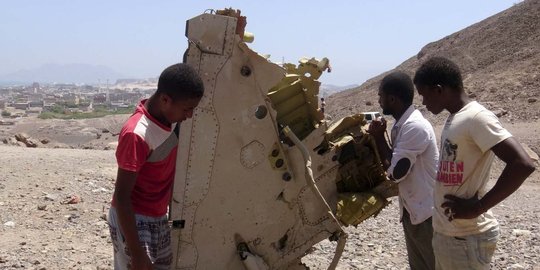 Ini puing jet Uni Emirat Arab yang jatuh saat serang Yaman
