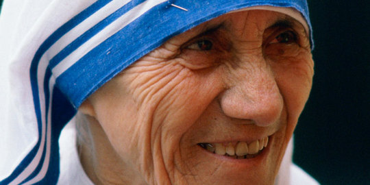 Bunda Teresa resmi dinobatkan sebagai orang suci oleh Vatikan