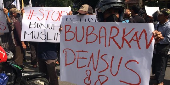 Ratusan pendemo di Solo desak Jokowi bubarkan Densus 88