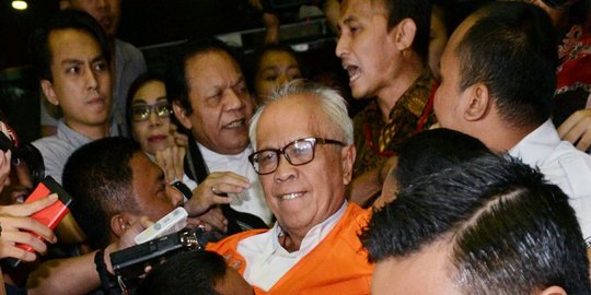 dijemput paksa kpk saat sedang santai di hotel rev2