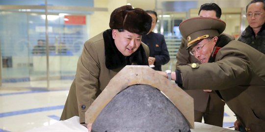 Sibuknya Kim Jong-un jelang uji coba hulu ledak nuklir
