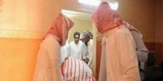 Ditusuk saat salaman, mempelai pria tewas di pelaminan