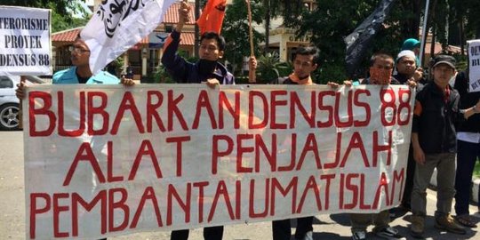 Puluhan mahasiswa di Solo demo tuntut pembubaran Densus 88