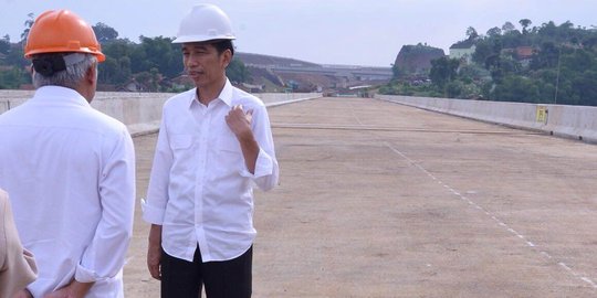 Jokowi: Tol Cisumdawu selesai tahun 2018